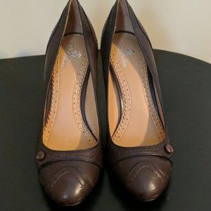 Brook's brothers Heels Size 7 NWOT